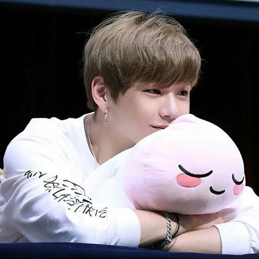 เวลาที่ที่จะเลือกของขวัญให้คนพิเศษซักมันยากเหลือเกิน! ที่เกาหลีของขวัญแต่ชิ่นมีความแอบแฝงว่าอะไรกันนะ? ถ้าให้น้ำหอมหมายความว่า 