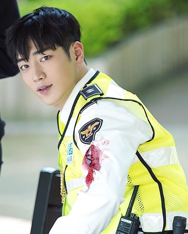 หนึ่งในความฟินของการดูซีรีส์ก็คือนักแสดงนั่นเองค่ะ! มาดูดีกว่าว่า จะมีนักแสดงนำชายคนไหนที่ดูดีในยูนิฟอร์มกันบ้าง