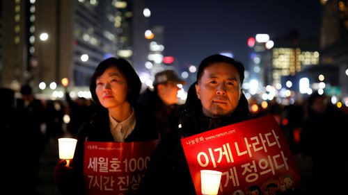 เกาหลีใต้เป็นอีกหนึ่งประเทศที่มีการประท้วงอยู่บ่อย ตามประวัติศาสตร์เคยมีการประท้วงที่ใช้ความรุนแรงกับกลุ่มนักศึกษาจนเกิดการเสียชีวิต แต่ในปัจจุบันดูเหมือนว่าแนวทางการประท้วงเปลี่ยนไปในทางสงบมากขึ้น
