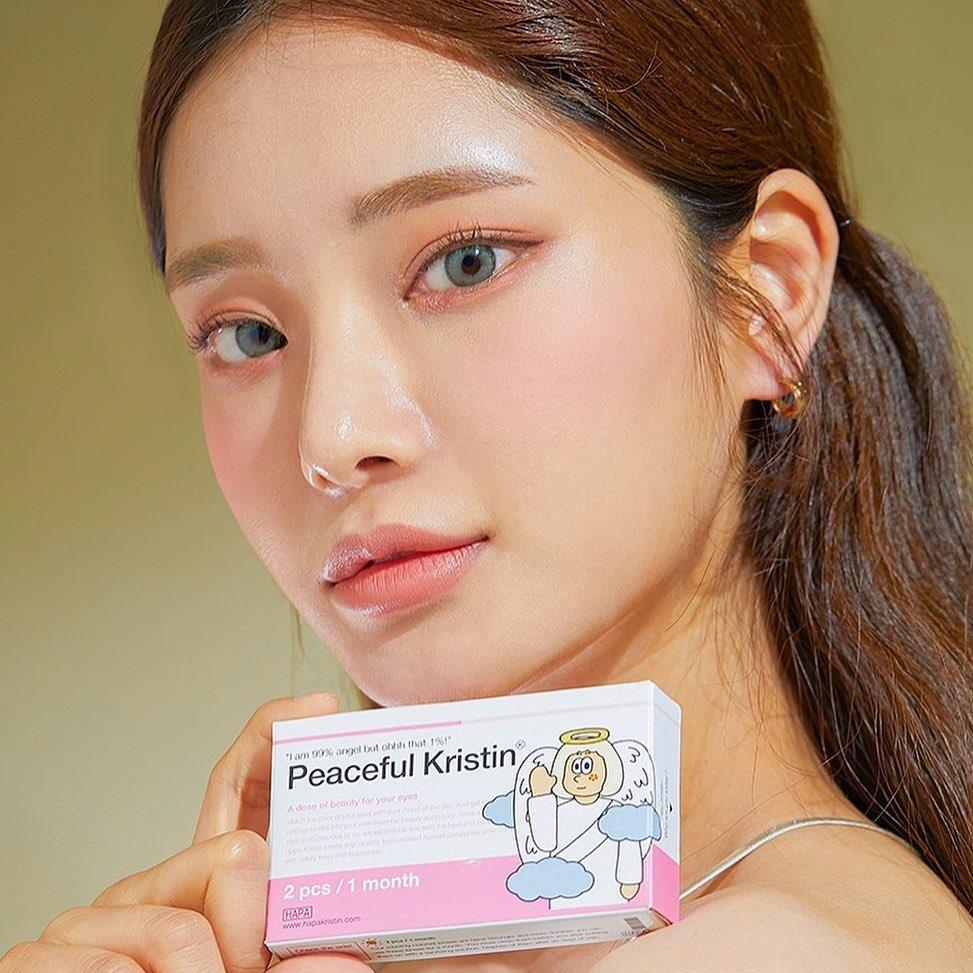 CHUUのサングラスとカラコン、スタイリッシュなサマーアクセサリー。