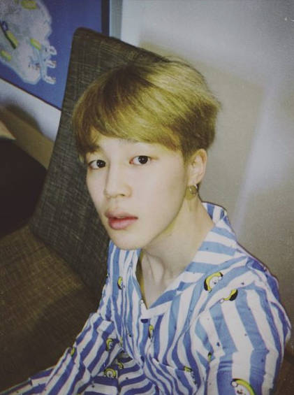 พบกับท่าโพสอารมณ์แฟนหนุ่มสไตล์เกาหลี?! สาวๆคนไหนที่ยังไม่มีแฟนตัวจริง แต่อยากขอยืมเพื่อนผู้ชายมาถ่ายรูปอารมณ์คุณแฟน เรามีท่าโพสมาแนะนำ!