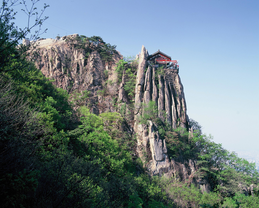 Your Complete Guide To Mountains Hiking in Korea, HIKING IN KOREA | Creatrip Locals