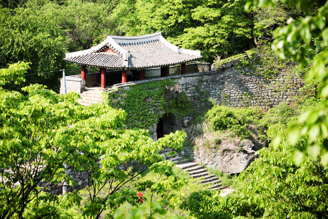 Your Complete Guide To Mountains Hiking in Korea, HIKING IN KOREA | Creatrip Locals