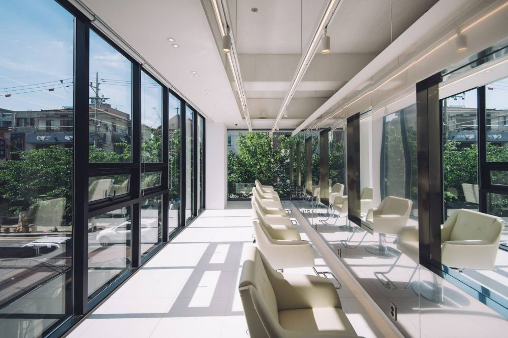 Beauty Salons & Clinics In Korea | Creatrip Locals' Guide Everything You Need To Know From Must-Buy Cosmetics To Beauty Clinics And Hair Salons!