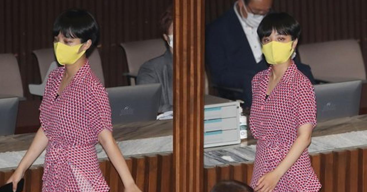 女議員穿著引爭議