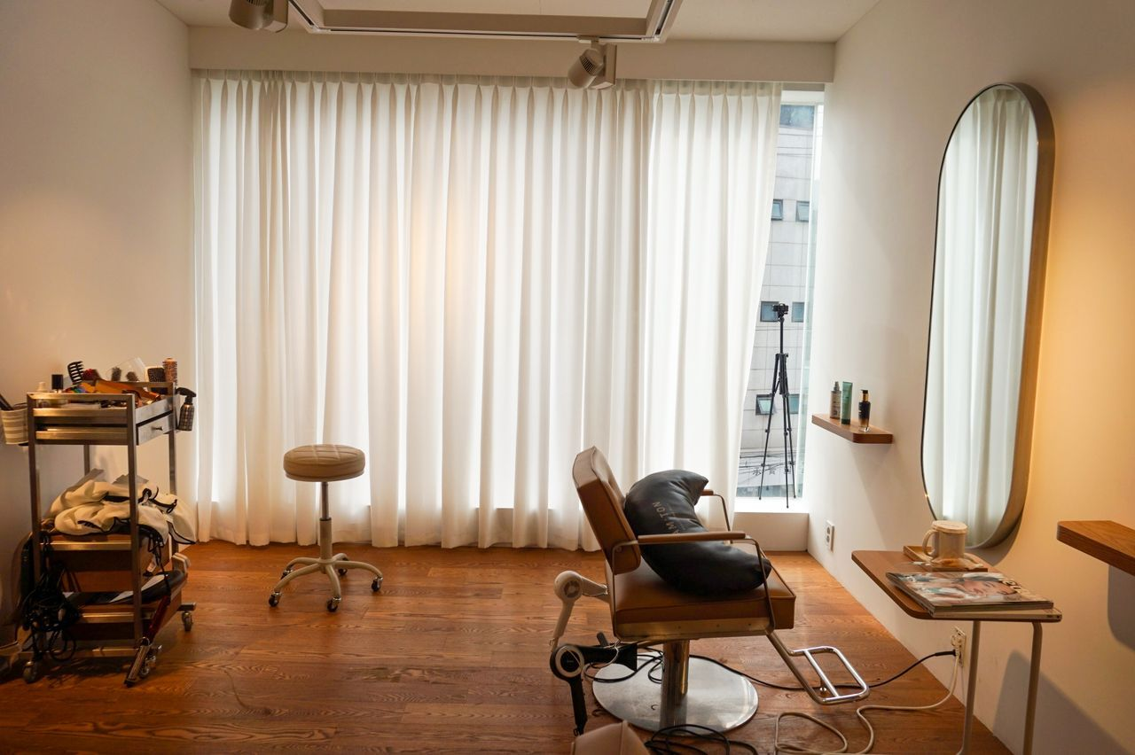 Beauty Salons & Clinics In Korea | Creatrip Locals' Guide Everything You Need To Know From Must-Buy Cosmetics To Beauty Clinics And Hair Salons!