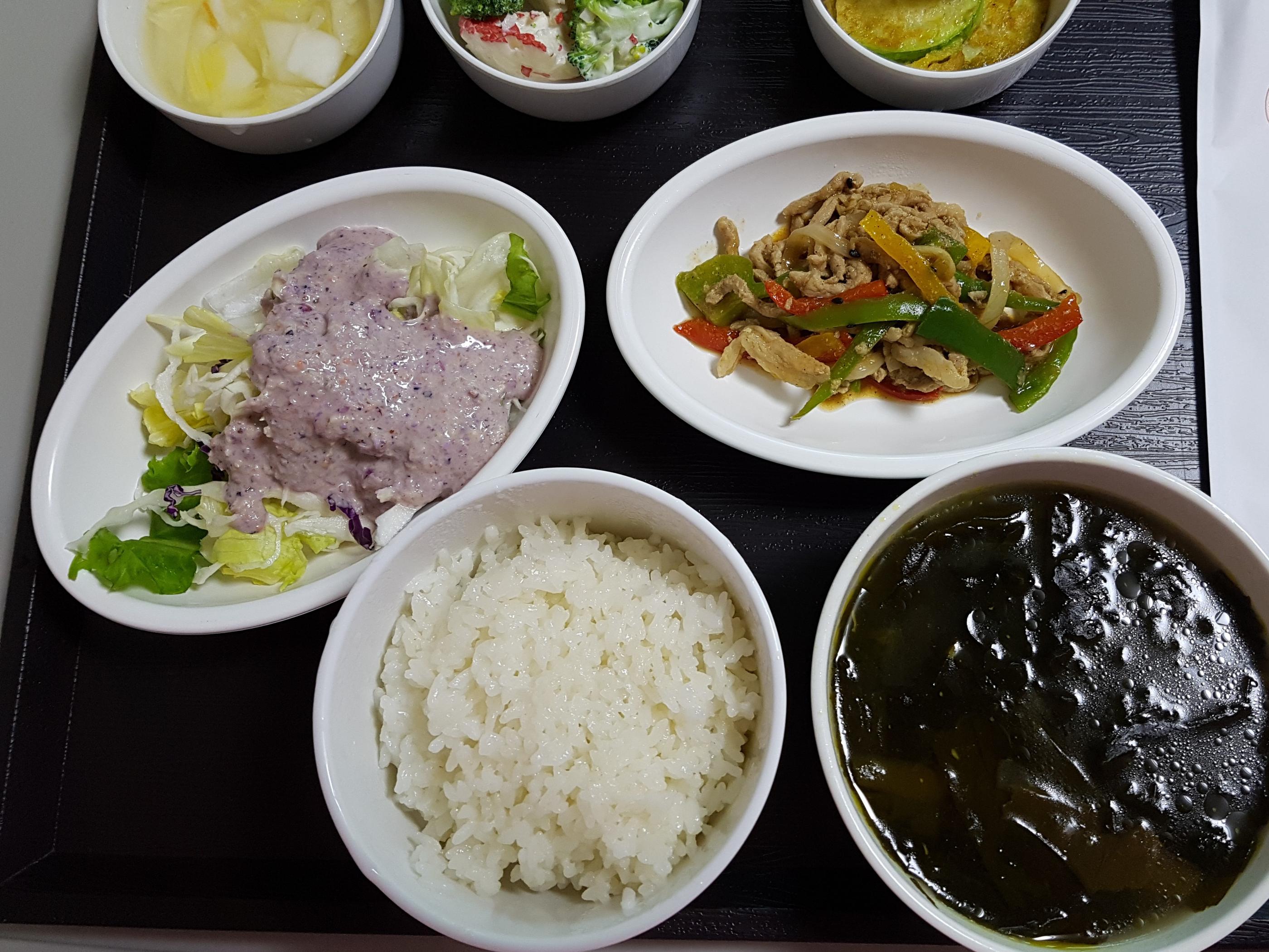 韓国の誕生日に食べられるわかめスープ。母への感謝の気持ちを込めた伝統料理。