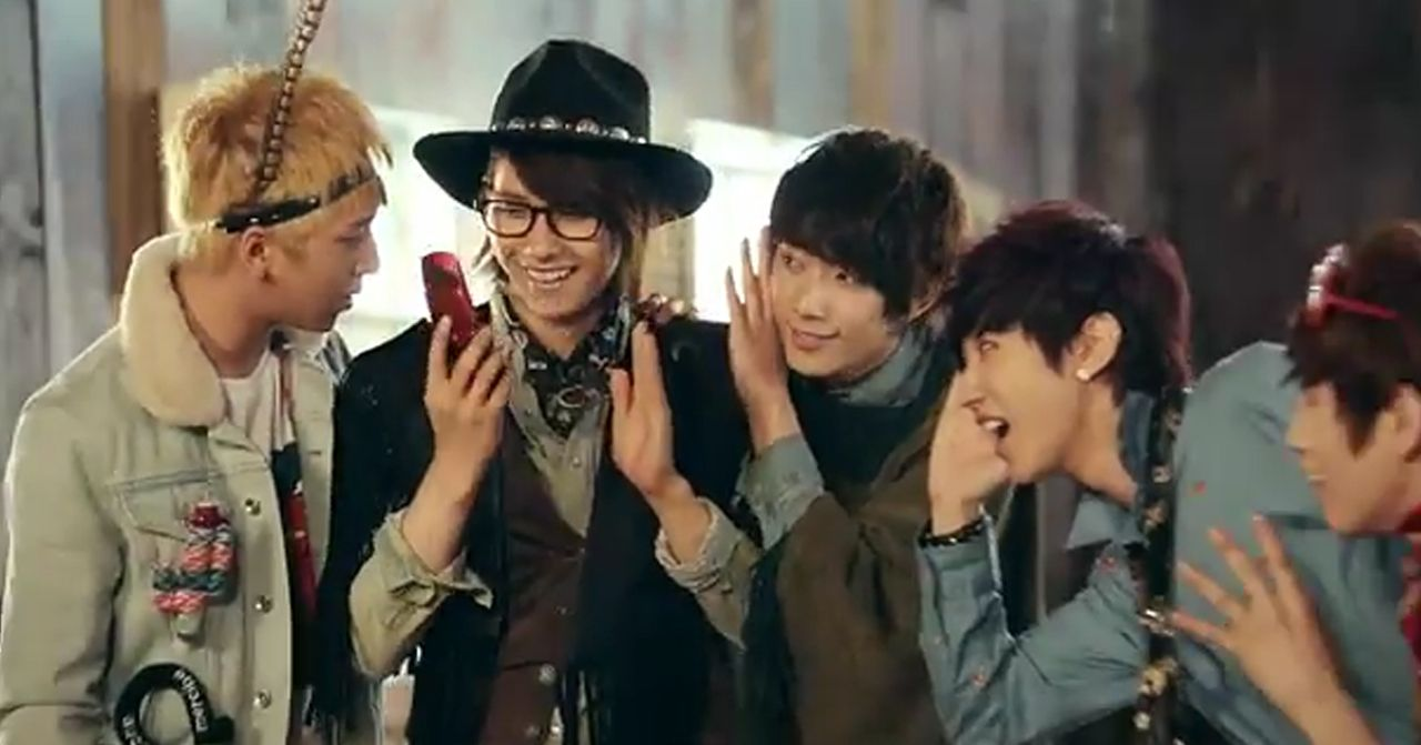 韓國賤男歌曲封面，圖片充滿戲劇性和誇張的表現