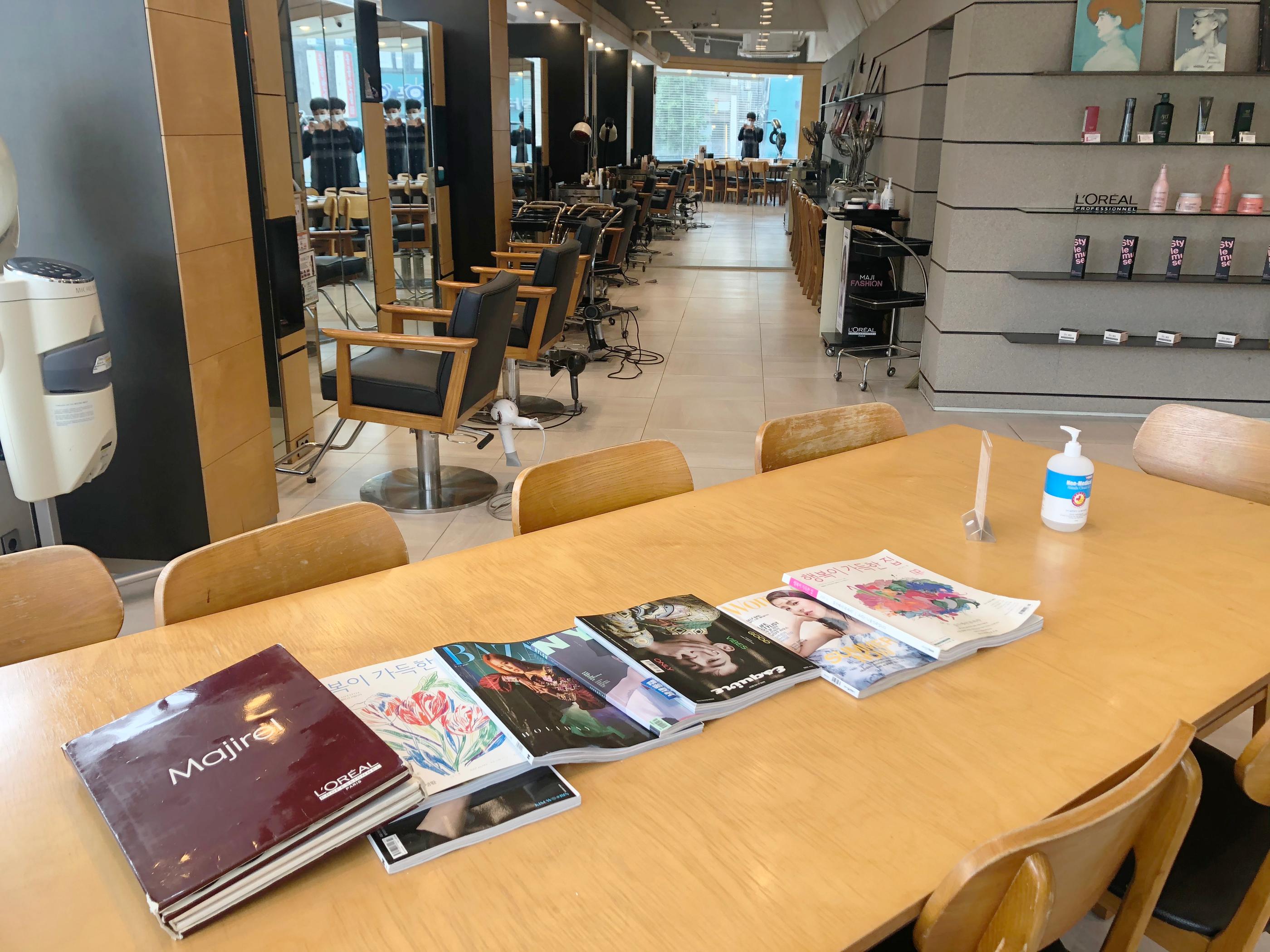 Affordable Hair Salon Frequented By Local Students. Get Your Hair Coloured At Great Prices! hoegi station, kyung hee university, khu, hair salon, korean hairstyles, dongdaemun