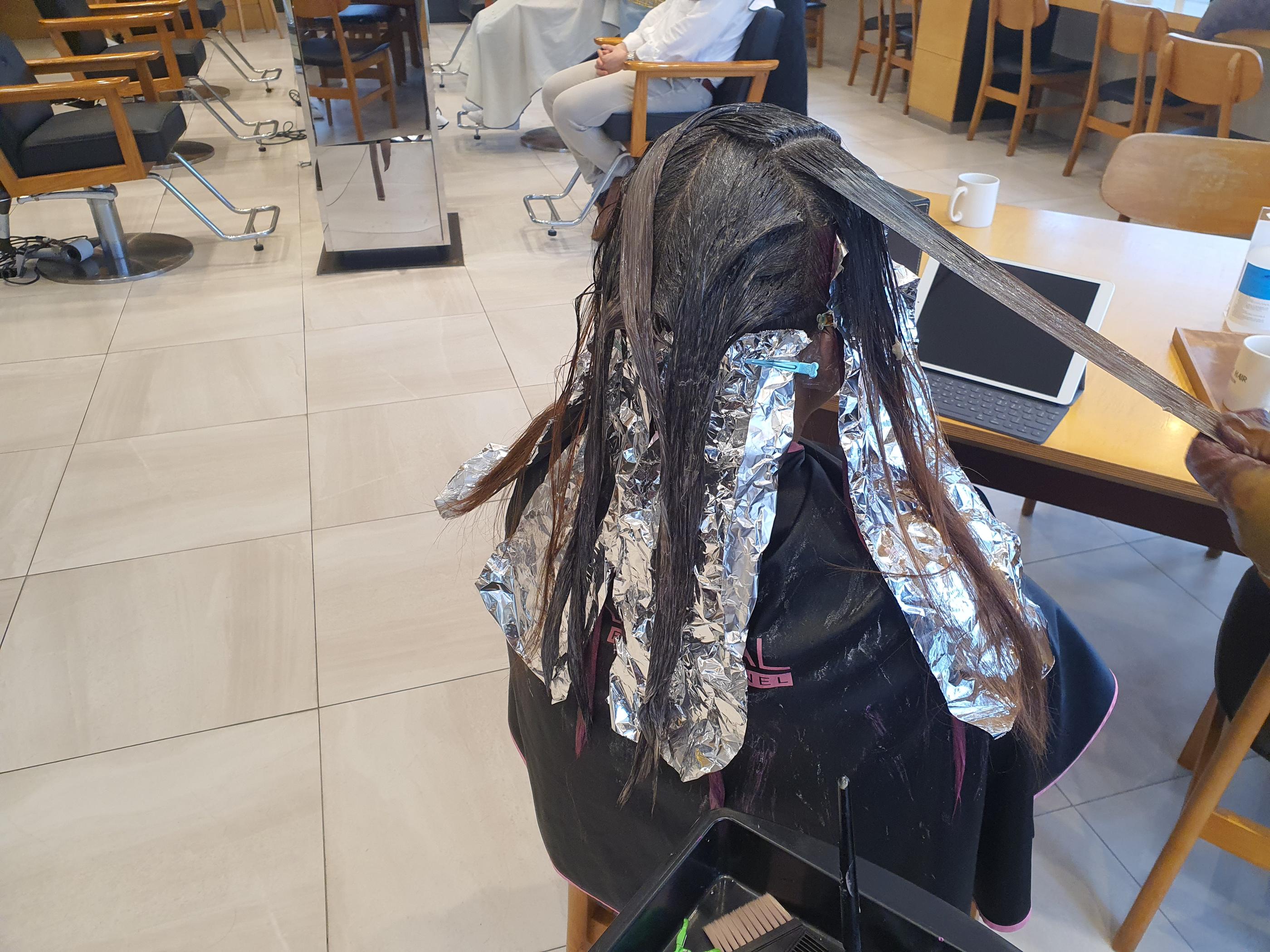 Affordable Hair Salon Frequented By Local Students. Get Your Hair Coloured At Great Prices! hoegi station, kyung hee university, khu, hair salon, korean hairstyles, dongdaemun