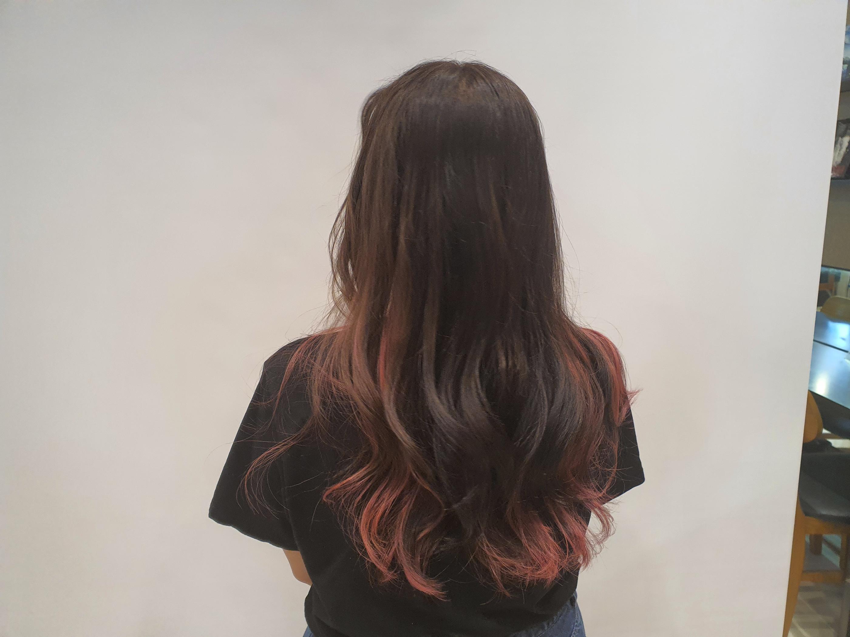 Affordable Hair Salon Frequented By Local Students. Get Your Hair Coloured At Great Prices! hoegi station, kyung hee university, khu, hair salon, korean hairstyles, dongdaemun