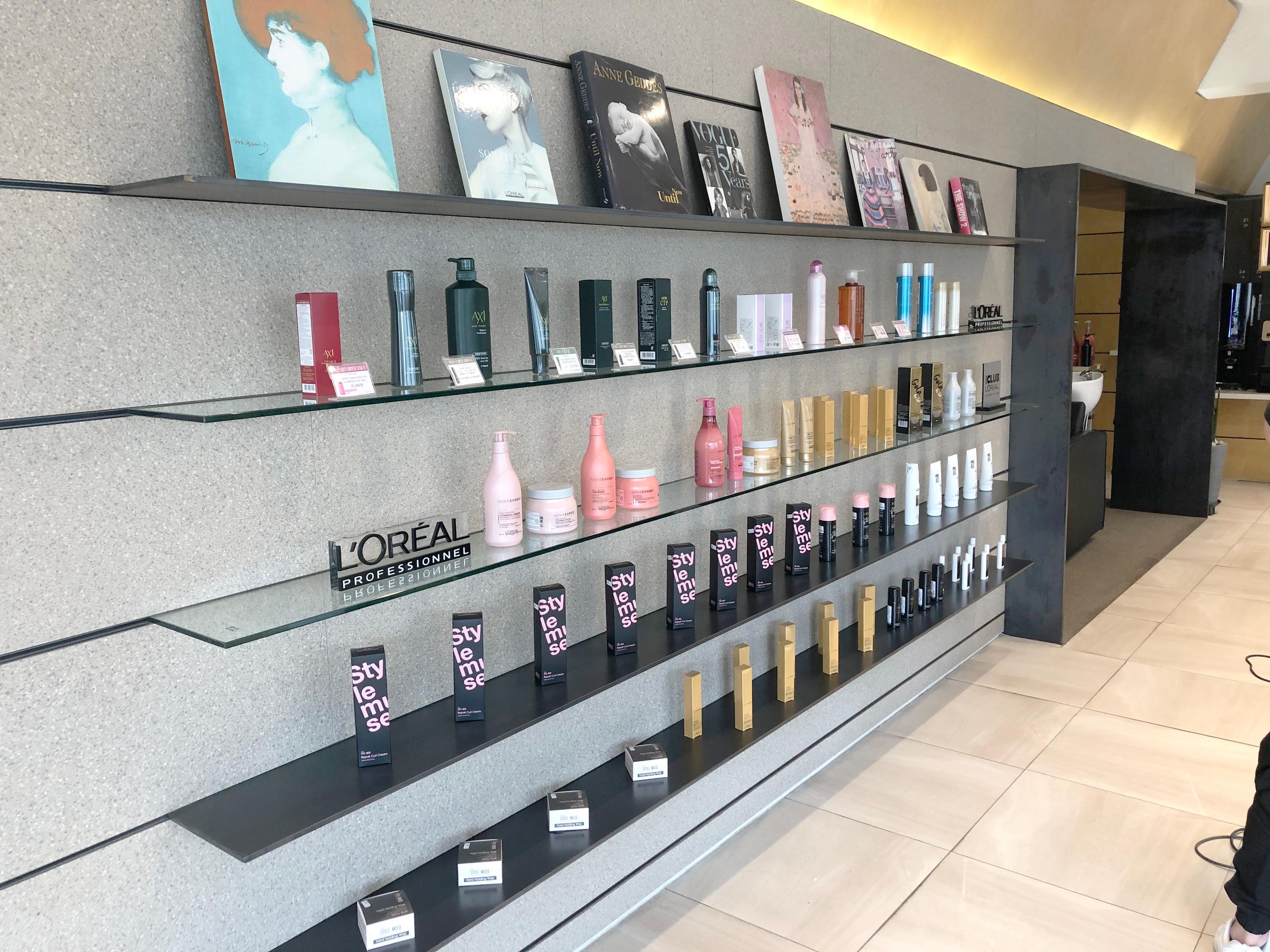 Affordable Hair Salon Frequented By Local Students. Get Your Hair Coloured At Great Prices! hoegi station, kyung hee university, khu, hair salon, korean hairstyles, dongdaemun