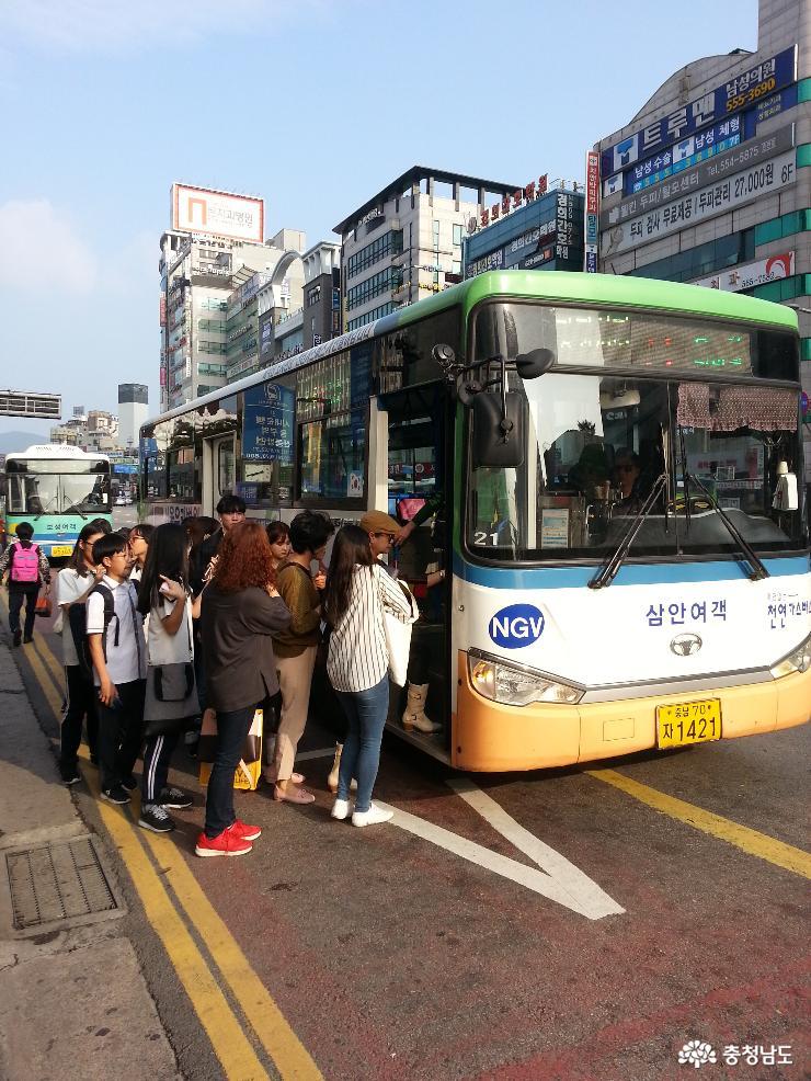 韓国のバス、韓国、前から乗車、シンビアパート、日韓文化の違い