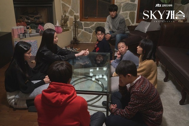 キム・ボラとチョ・ビョンジュの交際が報じられる前のツーショット写真。今ではお互いを良い先輩後輩としています。