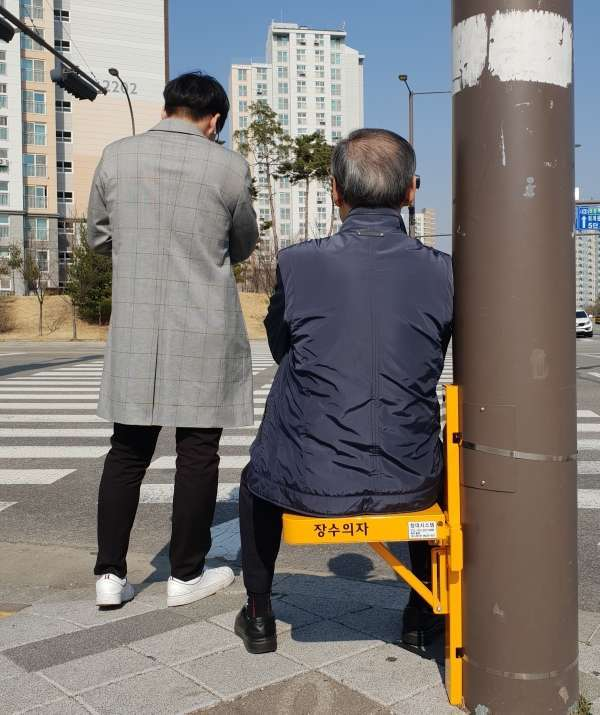 Von Regeneimern bis hin zu Sitzen für Ältere, kleine, aber kreative Gegenstände in Korea.