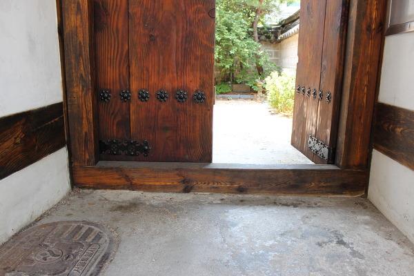 เรื่องที่คนเกาหลีถูกสอนมาตั้งแต่เด็กๆ ทั้งการห้ามเขียนชื่อด้วยสีแดง, วันที่อากาศร้อนก็ต้องกินไก่?