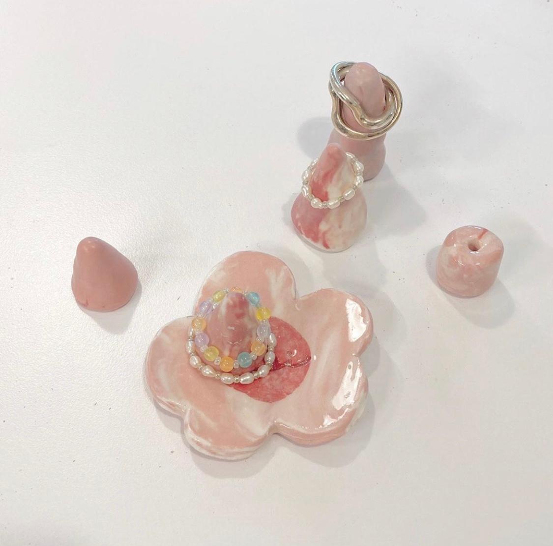 指輪スタンドとしての韓国製陶芸品の小物セット