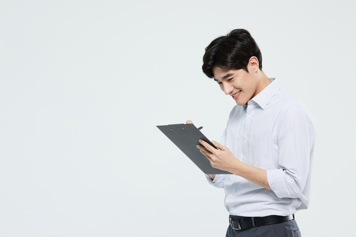 มาดูเงินเดือนของ 10 อาชีพในเกาหลีที่ทำเงินได้สูงสุดกันค่ะ (เผื่อจะได้เลือกงานที่โดนใจกัน)