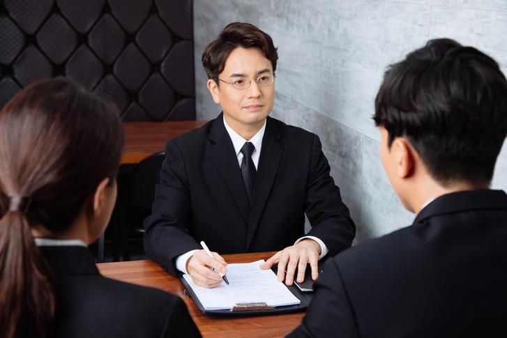 มาดูเงินเดือนของ 10 อาชีพในเกาหลีที่ทำเงินได้สูงสุดกันค่ะ (เผื่อจะได้เลือกงานที่โดนใจกัน)