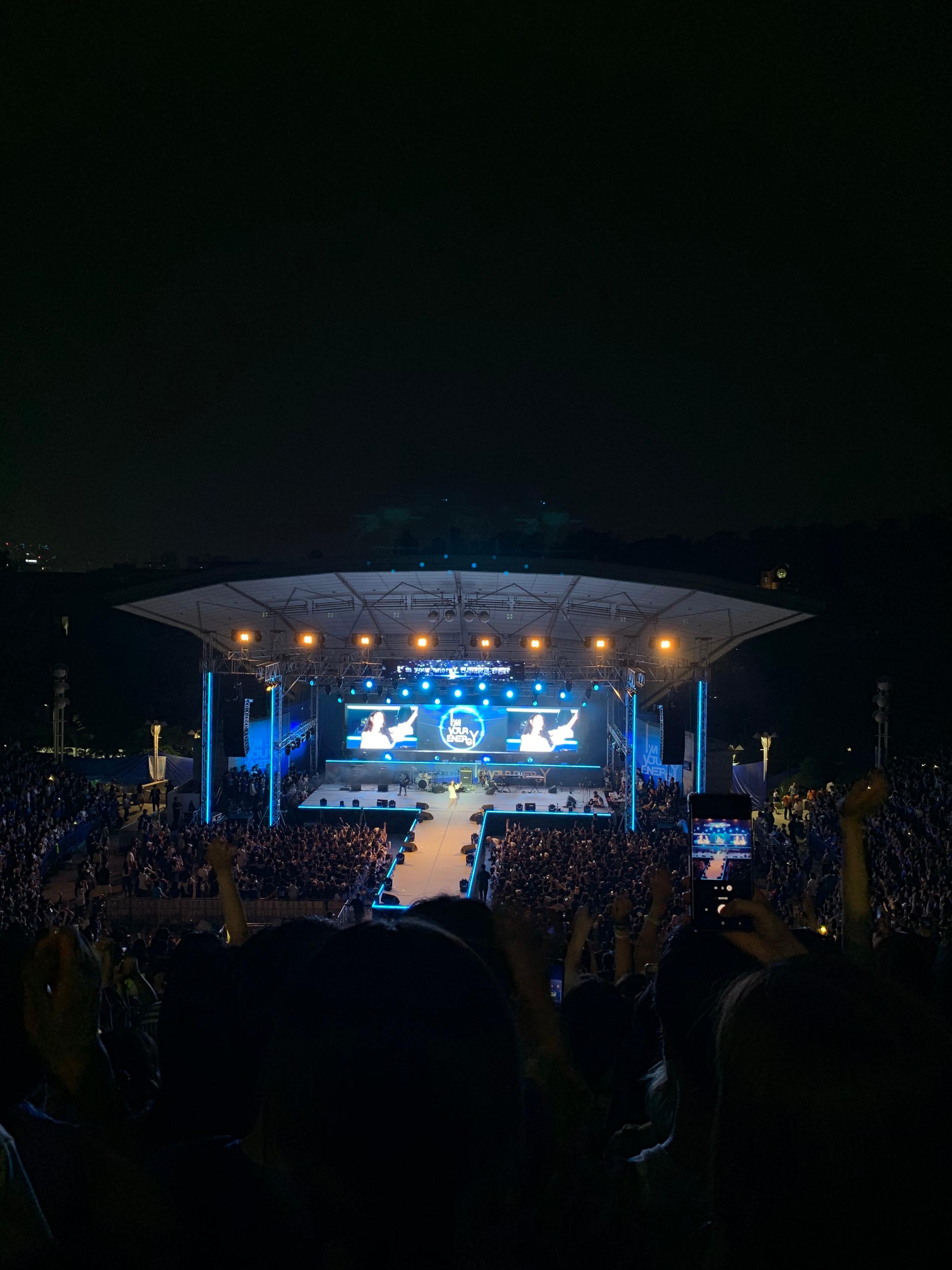 ดูคอนเสิร์ตไอดอลดัง ๆ แบบฟรี ๆ! งานที่ไอดอลใฝ่ฝันอยากมาแสดงคอนเสิร์ตสักครั้ง...ทั้ง IU BLACKPINK Twice ก็มางานนี้!