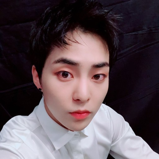 EXOシウミンの魅力のあるギャップと最後まで酒を飲みながら席に残る姿。