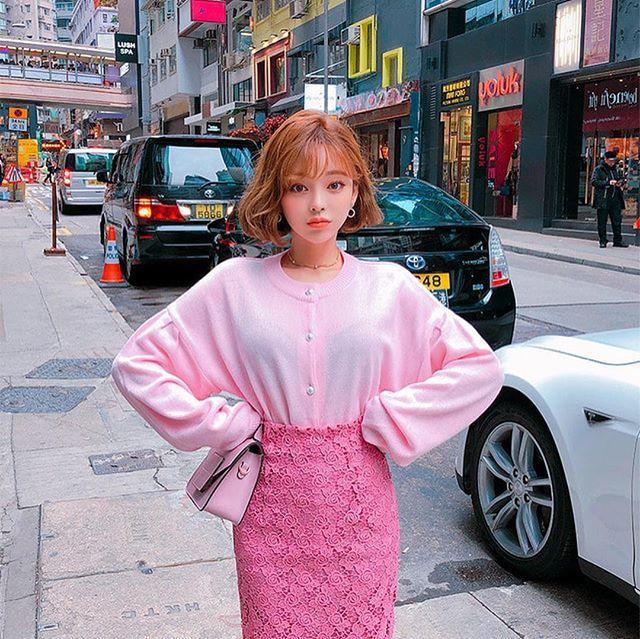 เกาหลีขึ้นชื่อเรื่องการซื้อของออนไลน์ โดยเฉพาะเสื้อผ้า แต่!จะแน่ใจได้ยังไงว่าจะซื้อมาถูกไซส์ถูกขนาดหรือเปล่า พบกับเทคนิคการช้อปเสื้อผ้าออนไลน์ตามฉบับสาวเกาหลีได้เลย