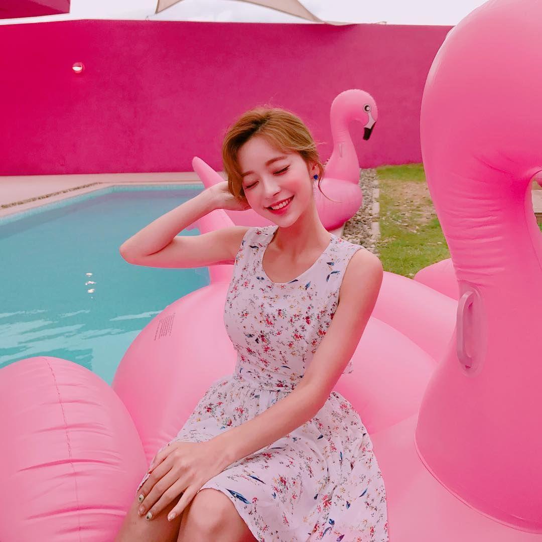 เกาหลีขึ้นชื่อเรื่องการซื้อของออนไลน์ โดยเฉพาะเสื้อผ้า แต่!จะแน่ใจได้ยังไงว่าจะซื้อมาถูกไซส์ถูกขนาดหรือเปล่า พบกับเทคนิคการช้อปเสื้อผ้าออนไลน์ตามฉบับสาวเกาหลีได้เลย