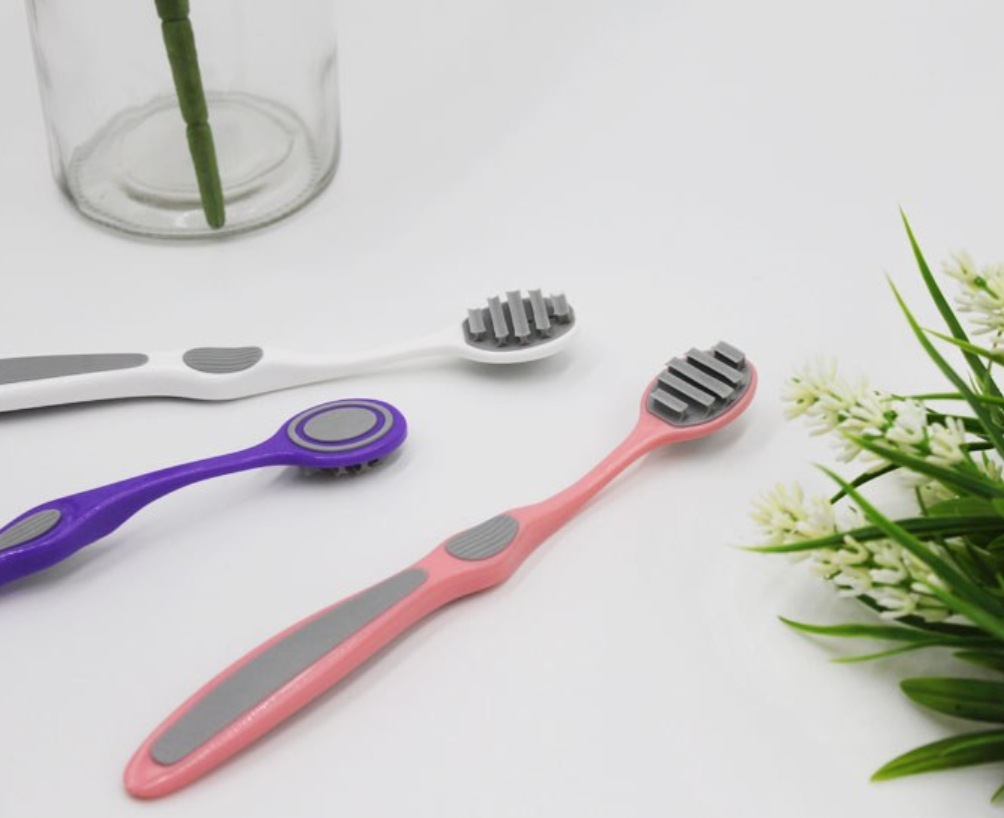 韓國常用的刮脷苔器，助於維持口腔清潔健康。