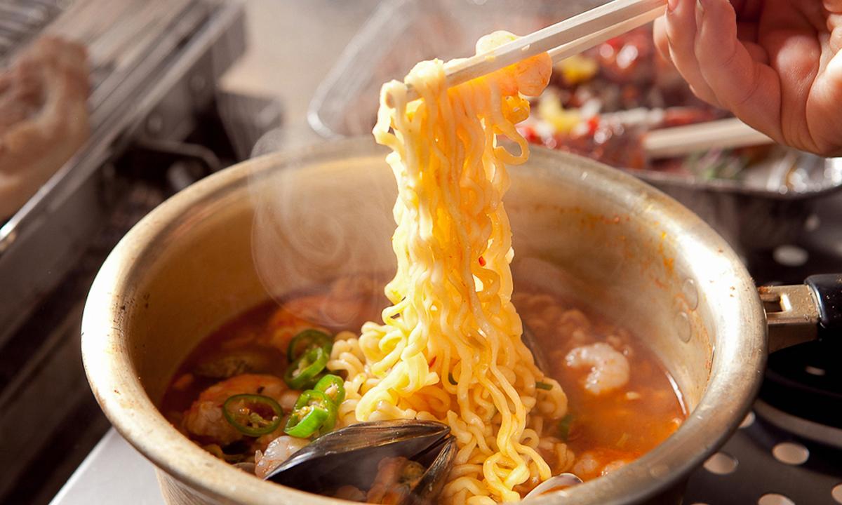 Các sản phẩm mì ăn liền hot nhất Hàn Quốc năm 2021