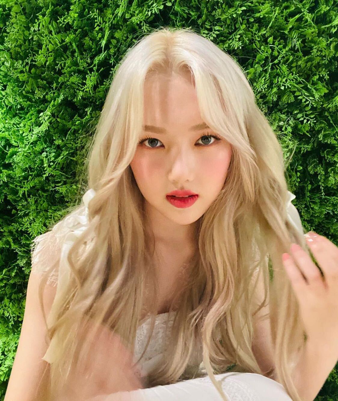 Bleached long hair Side bangs