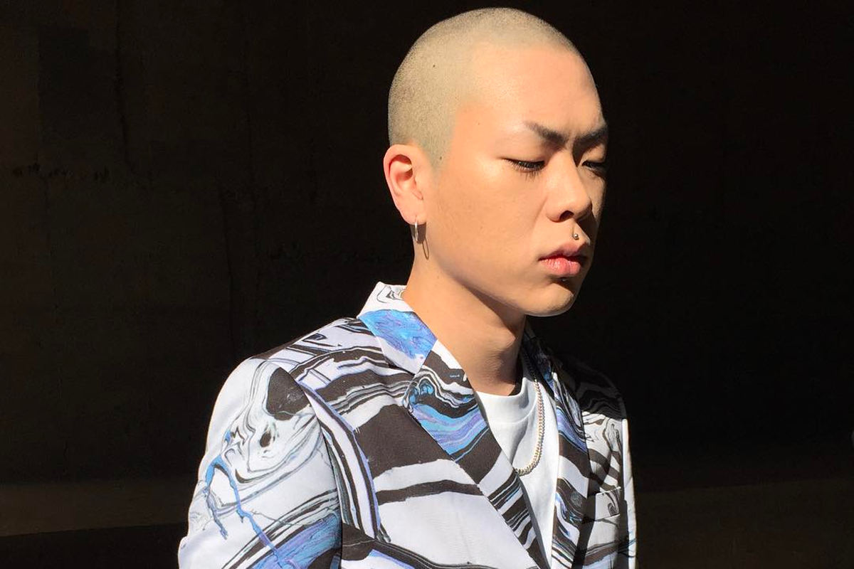 韓國獨立樂團HYUKOH，由學霸主唱Oh Hyuk帶領，曾為日文學科代表，並在弘益大學美術系就讀，很多成員都有大學學歷，證明樂團內外兼修。