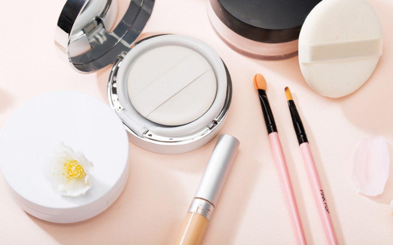 รองพื้น, คูชชั่น, บีบีครีมคุณภาพสูงเหมาะสำหรับผิวพรรณสวยใส หน้าตาเป็นธรรมชาติ ซึ่งช่วยให้ผิวหน้าดูเรียบเนียนและดูสุขภาพดี จากครีเอทริป