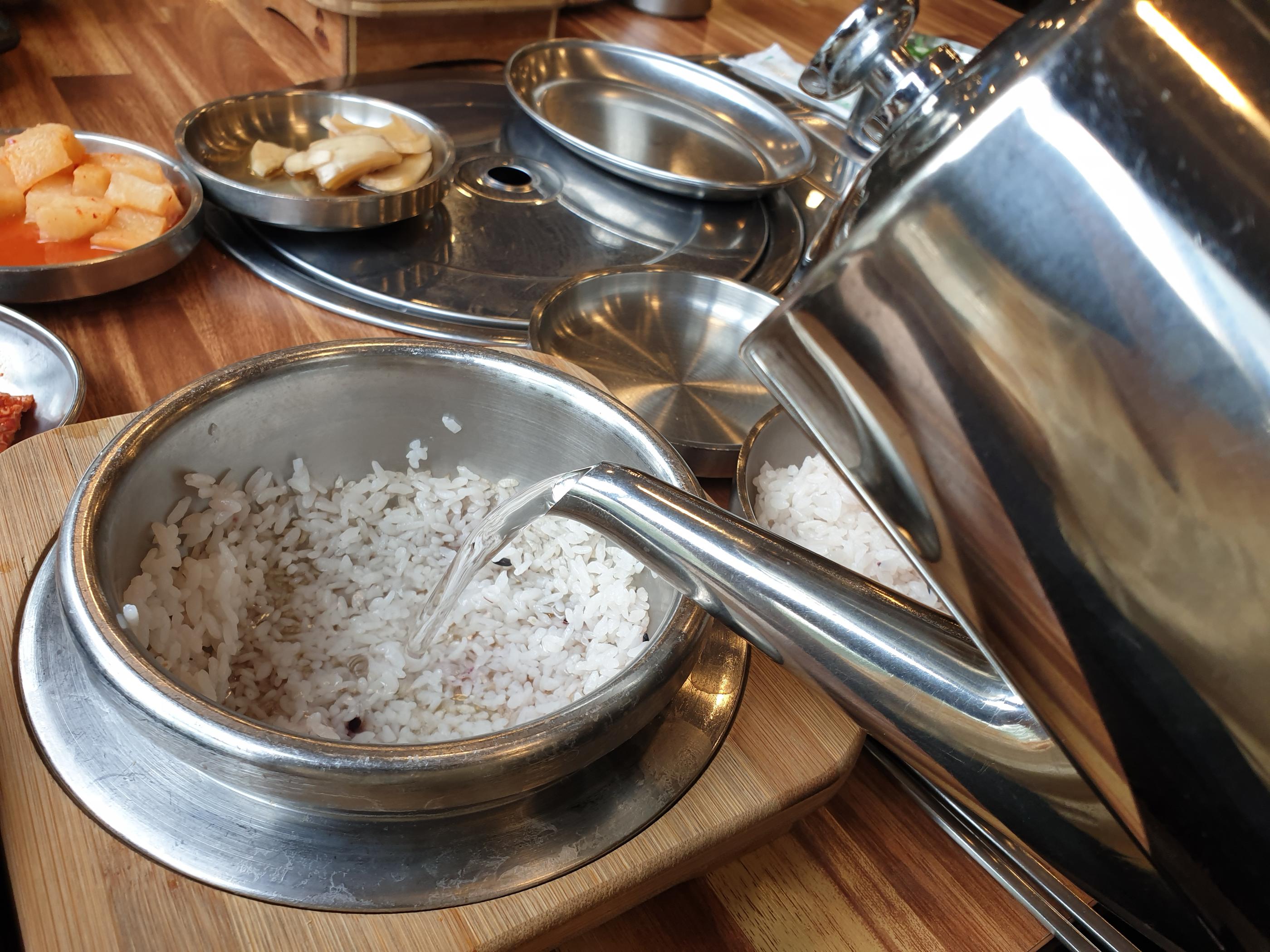 カルビタン、韓国旅行、韓国カルビタン、韓国料理、韓国タン、タン料理、韓国肉、韓国お肉料理、肉、ソルロンタン、牛骨スープ、牛スープ