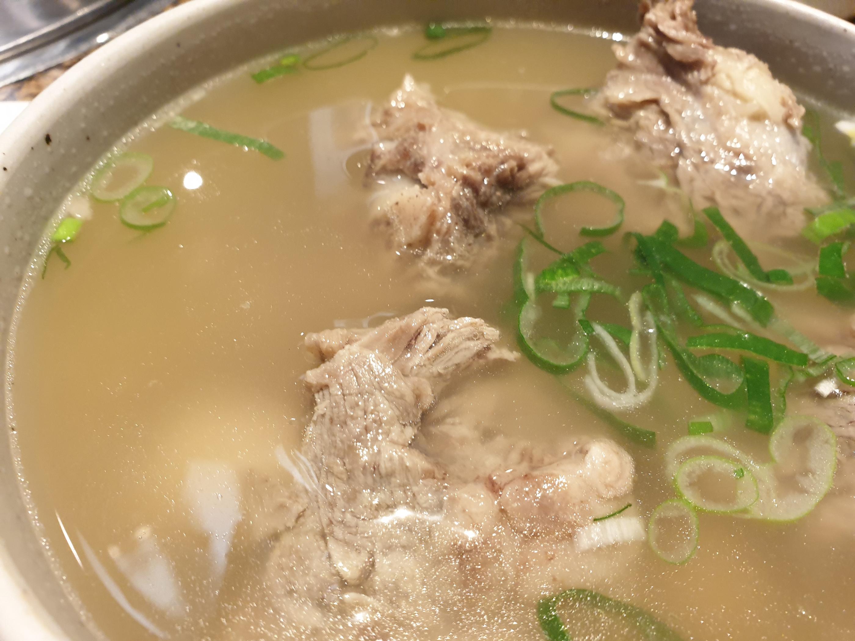 カルビタン、韓国旅行、韓国カルビタン、韓国料理、韓国タン、タン料理、韓国肉、韓国お肉料理、肉、ソルロンタン、牛骨スープ、牛スープ