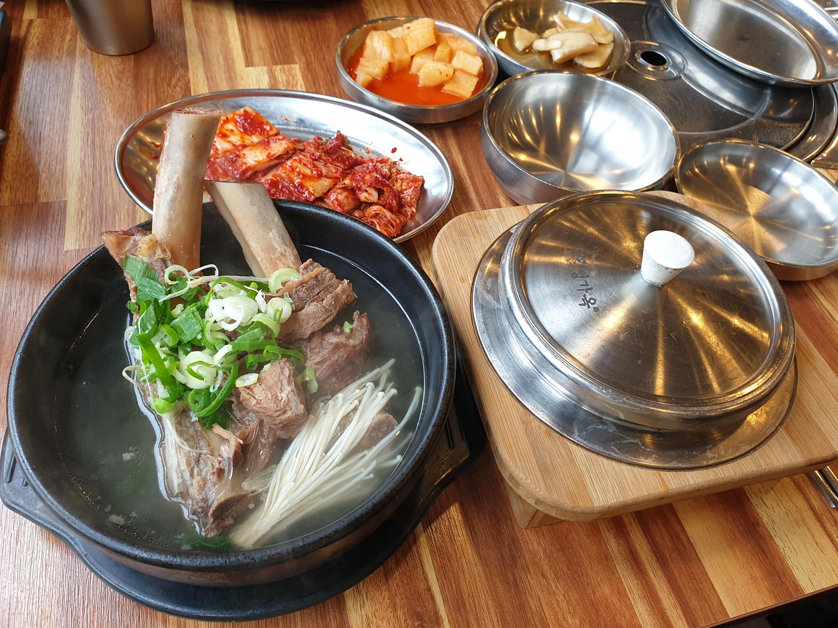 カルビタン、韓国旅行、韓国カルビタン、韓国料理、韓国タン、タン料理、韓国肉、韓国お肉料理、肉、ソルロンタン、牛骨スープ、牛スープ