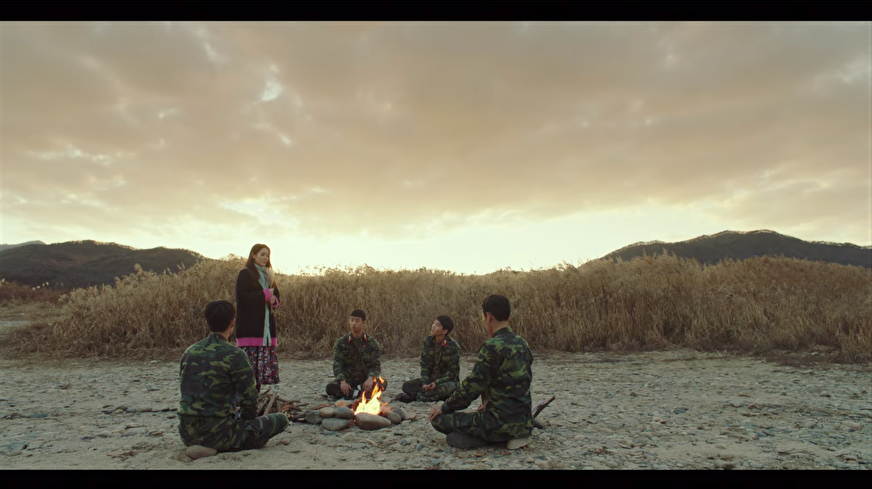 忠州Binae岛黄昏时分风景，《爱的迫降》中主角围坐篝火之地，营造温馨氛围