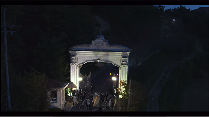 潭阳REINA CC 入口处夜景，参考韩剧《爱的迫降》拍摄地