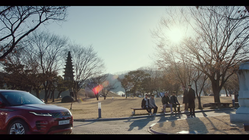 忠州中央塔史迹公园白天画面，位于《爱的迫降》拍摄地，展现历史文化魅力