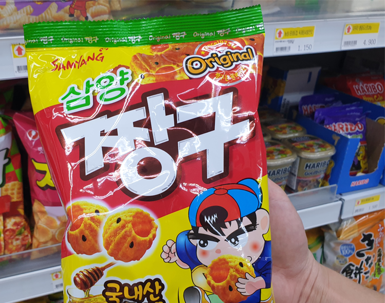三養大頭餅乾（삼양 짱구），韓國經典零食，自1973年生產，受歡迎的原因之一是可以多樣化的吃法。