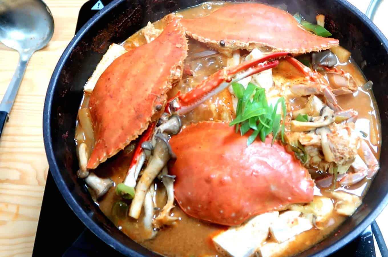 เวลาที่รู้สึกเหนื่อยล้า หดหู่หรือหมดพลัง เคยอยากกินอะไรเป็นพิเศษบ้างมั้ย? พบกับเมนูอาหารที่คนเกาหลีมักนึกถึงตอนอารมณ์เสีย!