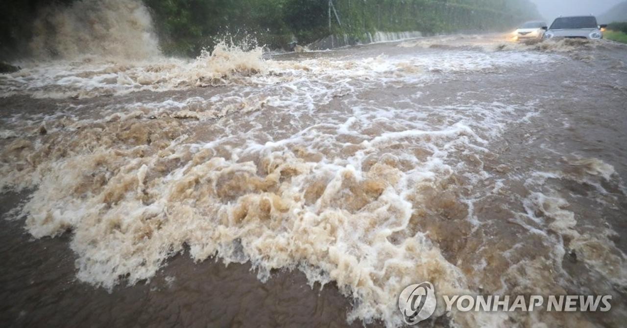 超強颱風吹襲韓國