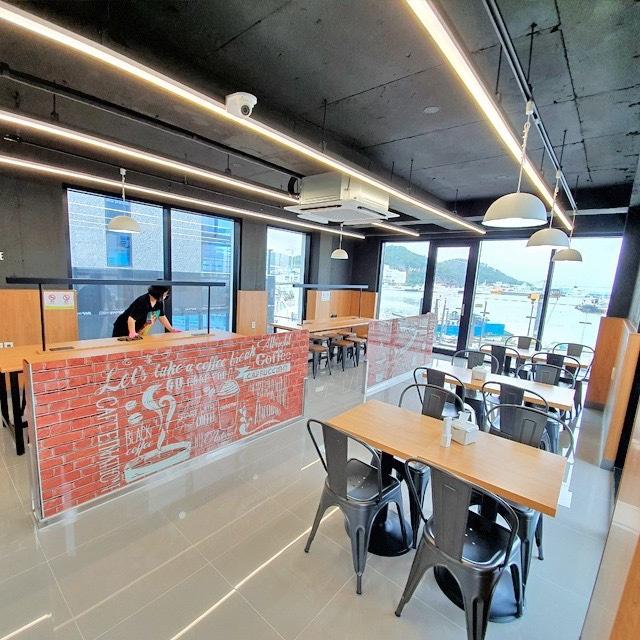 韓国、韓国コンビニ、韓国カフェ、コンビニ、カフェみたいなコンビニ、カフェスペース、韓国休憩、ロッテワールド休憩、ロッテワールドモール休憩、釜山コンビニ、ソウル市庁コンビニ、ソウル市庁