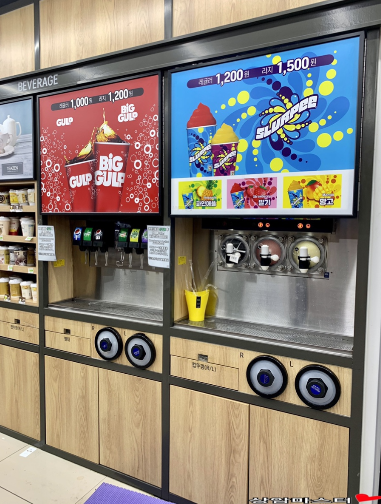 韓国、韓国コンビニ、韓国カフェ、コンビニ、カフェみたいなコンビニ、カフェスペース、韓国休憩、ロッテワールド休憩、ロッテワールドモール休憩、釜山コンビニ、ソウル市庁コンビニ、ソウル市庁