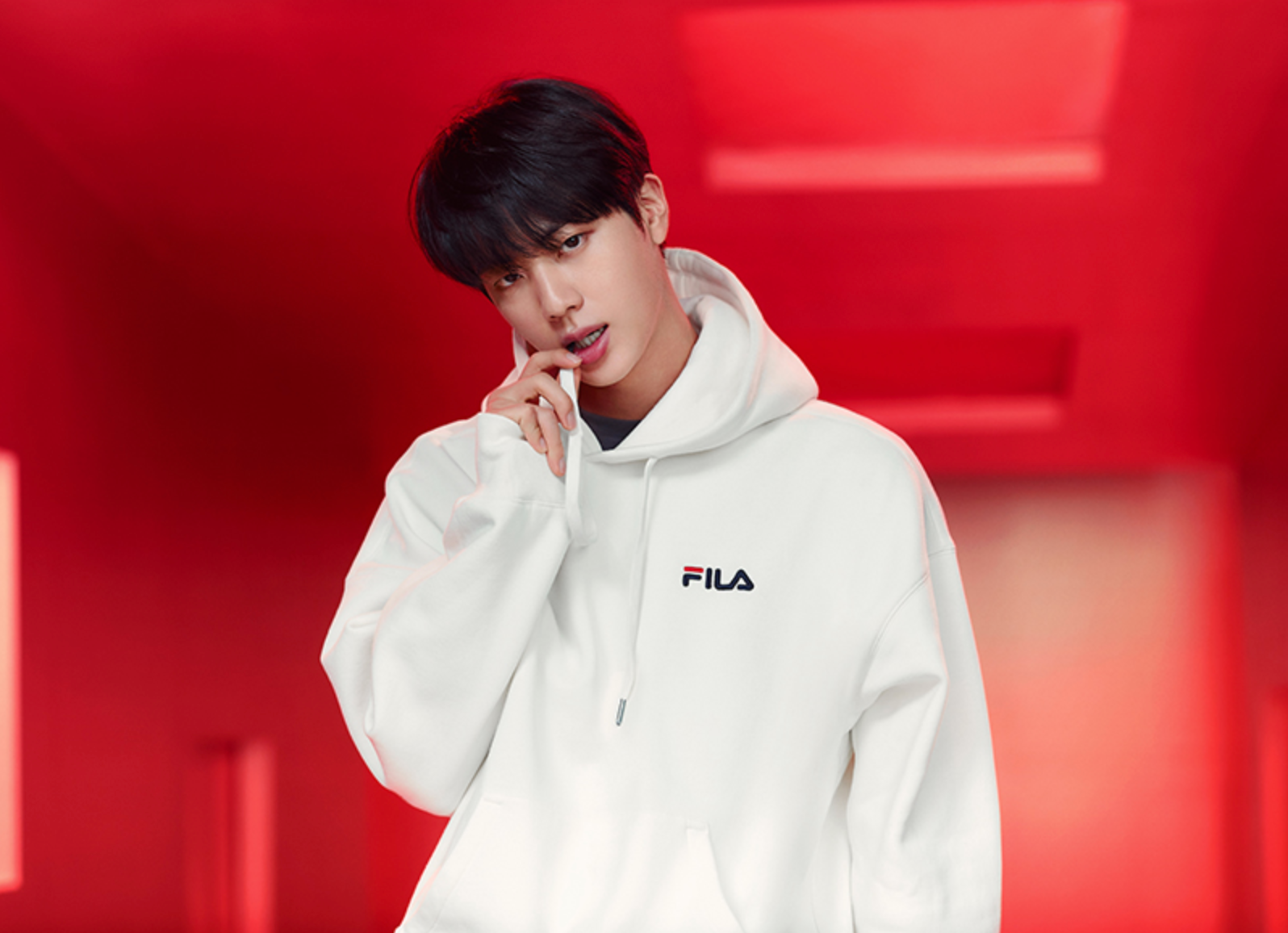 คอลเลคชั่นใหม่ต้อนรับฤดูใบไม้ร่วงจาก FILA x BTS [Go Beyond] อย่าช้า! รีบไปจับจองกัน