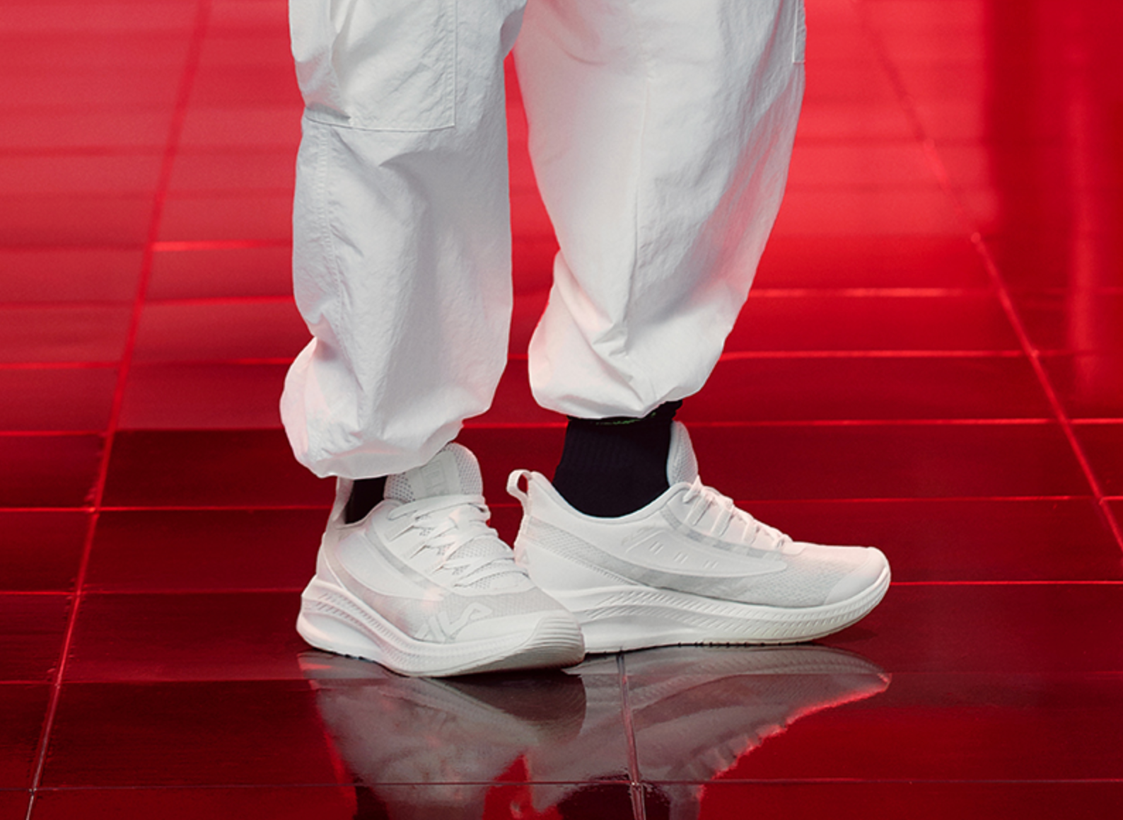 คอลเลคชั่นใหม่ต้อนรับฤดูใบไม้ร่วงจาก FILA x BTS [Go Beyond] อย่าช้า! รีบไปจับจองกัน