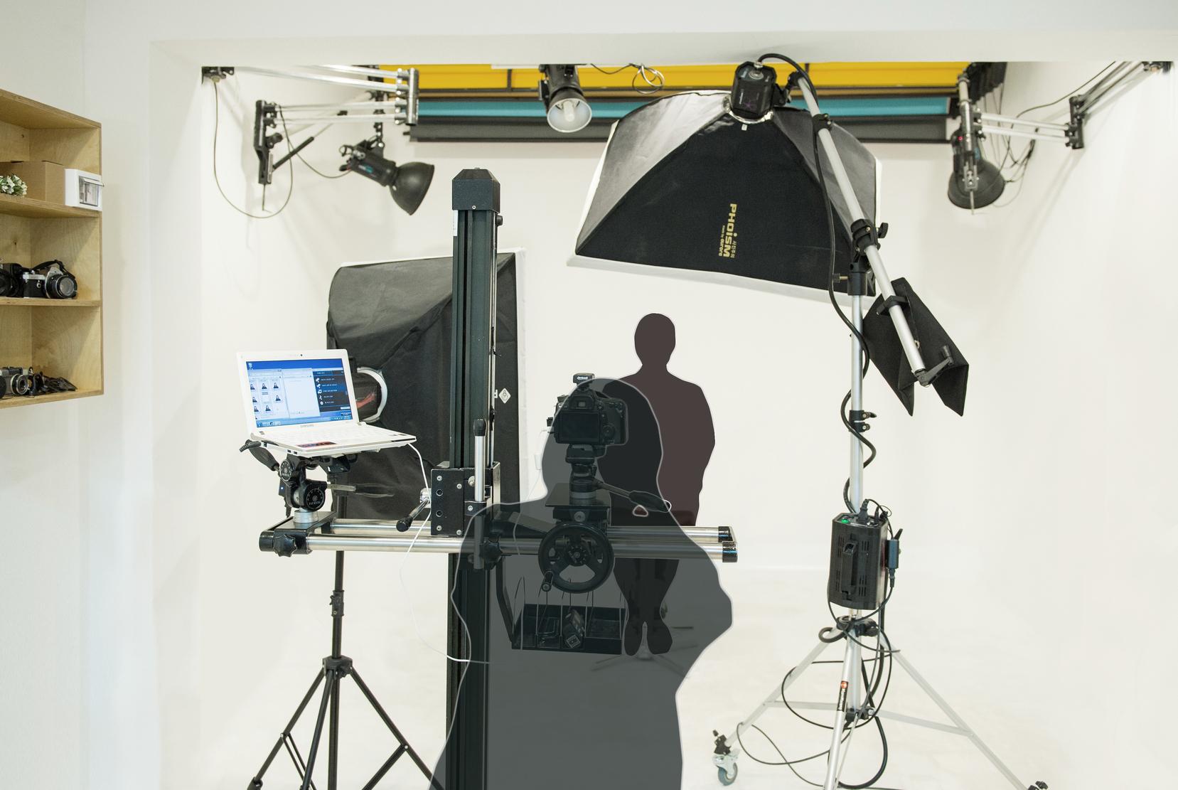 Photobi攝影工作室的攝影棚，裝配專業設備以拍攝高品質照片。