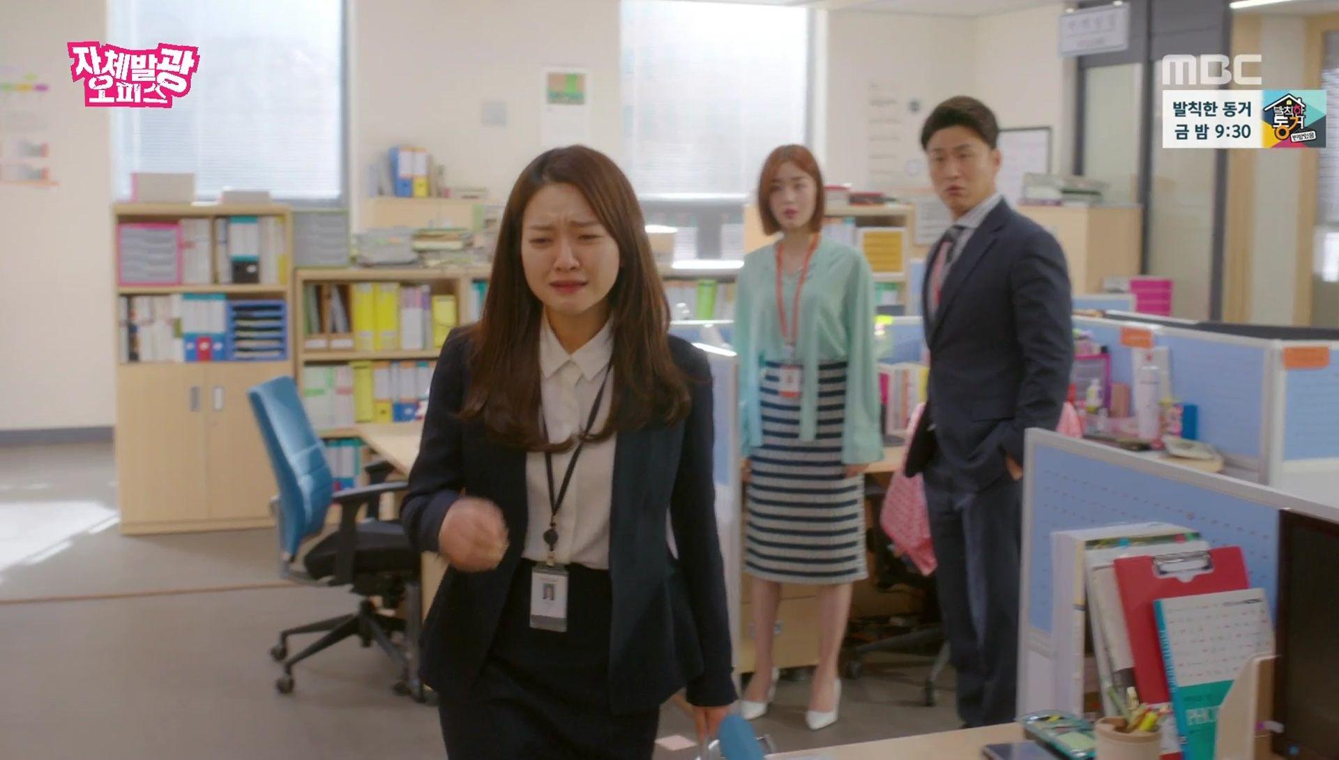 พบกับช่วงเวลาลำบากใจที่คนทำงานในเกาหลีต้องเจอ! คนที่อยากทำงานในประเทศเกาหลีห้ามพลาด ทั้งต้องอยู่ที่ทำงานจนดึกทั้งๆที่งานเสร็จแล้ว หรือแม้แต่ยุ่งจนไม่มีเวลาพัก