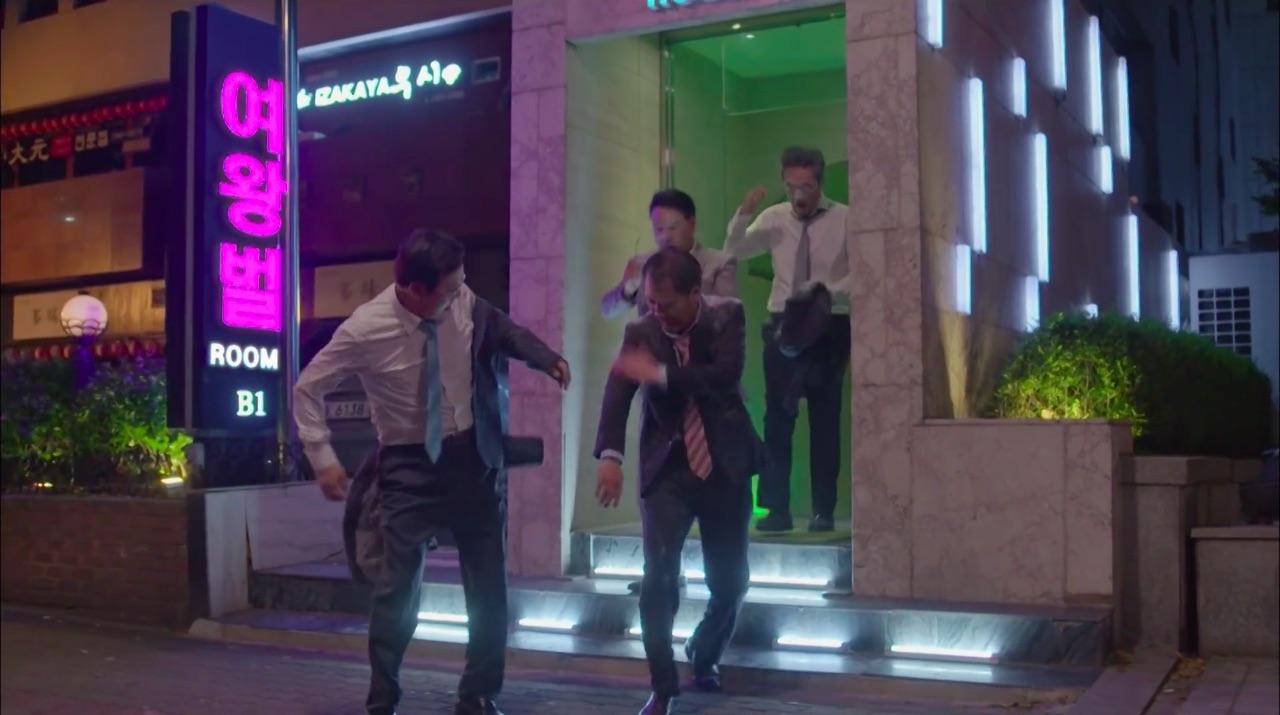 พบกับช่วงเวลาลำบากใจที่คนทำงานในเกาหลีต้องเจอ! คนที่อยากทำงานในประเทศเกาหลีห้ามพลาด ทั้งต้องอยู่ที่ทำงานจนดึกทั้งๆที่งานเสร็จแล้ว หรือแม้แต่ยุ่งจนไม่มีเวลาพัก