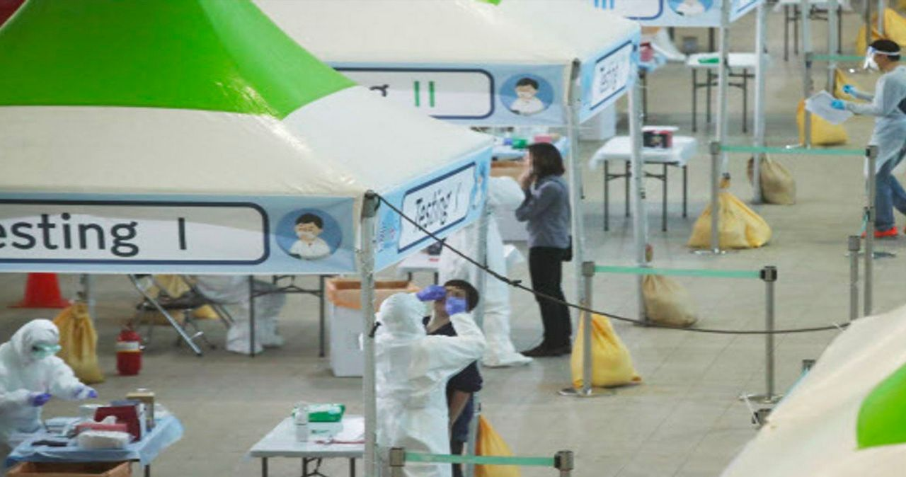 พื้นที่ตรวจคัดกรอง Covid-19 แบบ walk thru ที่สนามบินอินชอน ประเทศเกาหลีใต้