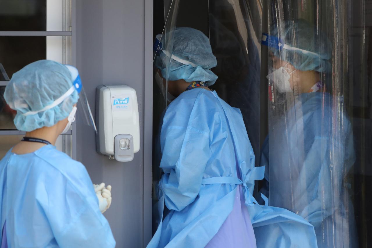 หลังจากประกาศใช้มาตราการความปลอดภัยระดับ 2.5 มากว่าหนึ่งสัปดาห์ ทำให้ขณะนี้พบจำนวนผู้ติดเชื้อรายวันน้อยกว่า 200 รายเป็นเวฃาติดต่อกัน 6 วันแล้ว